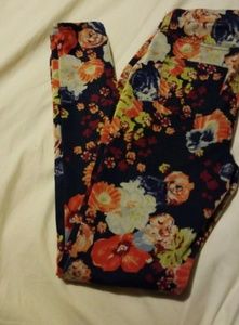 NWOT Highwaisted Floral Jeggings